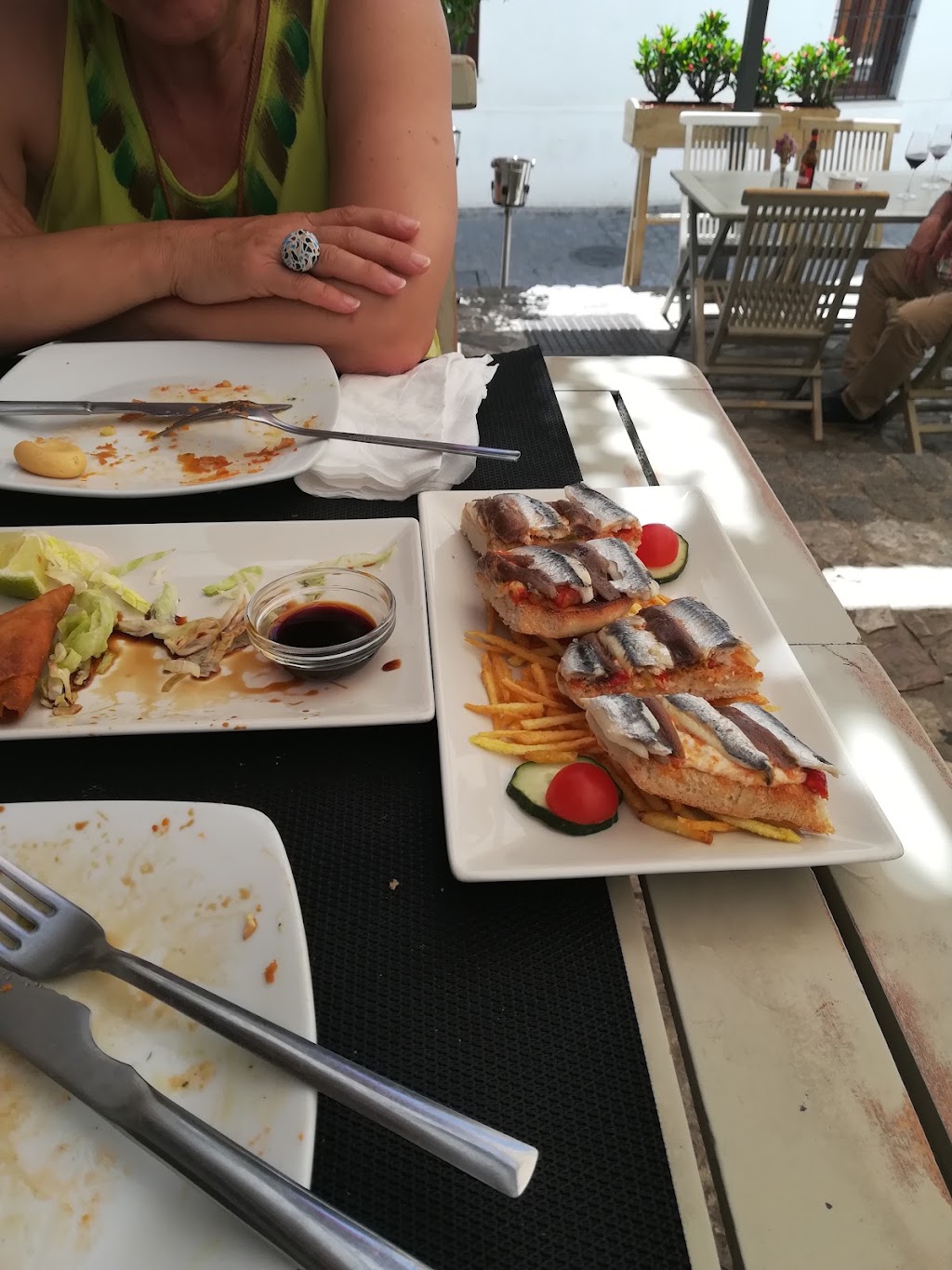 El Central de Vejer — terrace in the historic centre